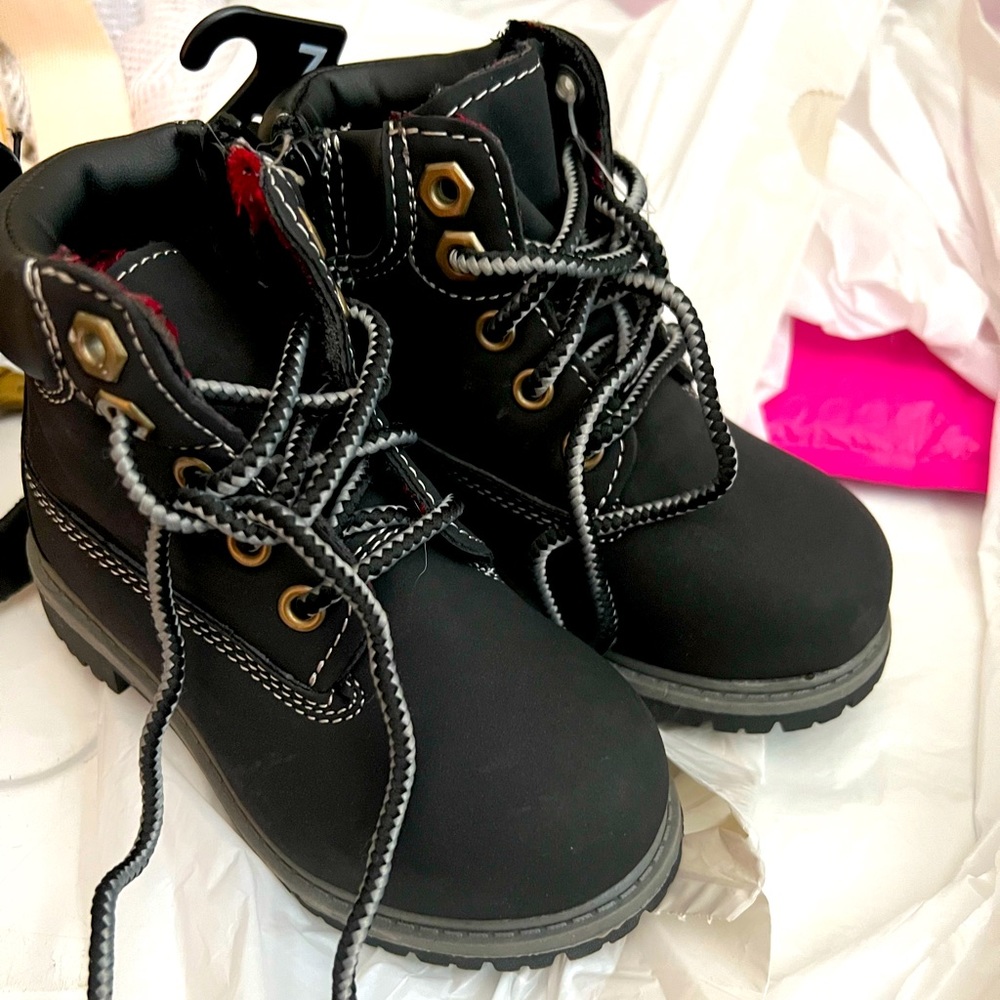 NWT black  boots